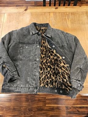 Source Unknown Black Washed Denim Bomber Jacket with Leopard Sherpa Lining